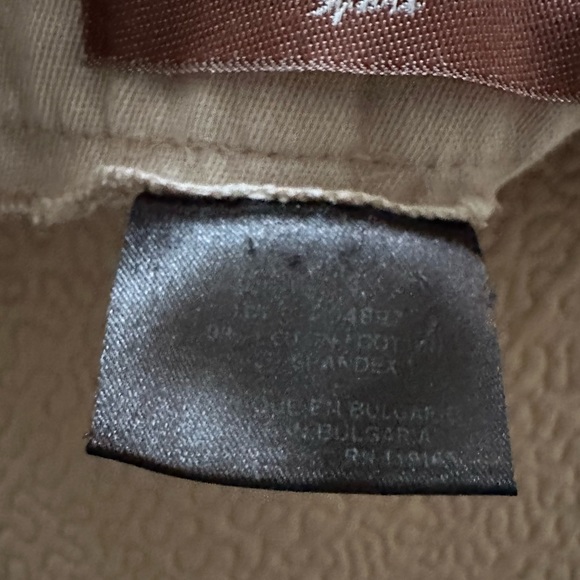 Tribella Sport oatmeal  zippered Shorts with front hidden pockets women’s size 2 - Picture 9 of 11